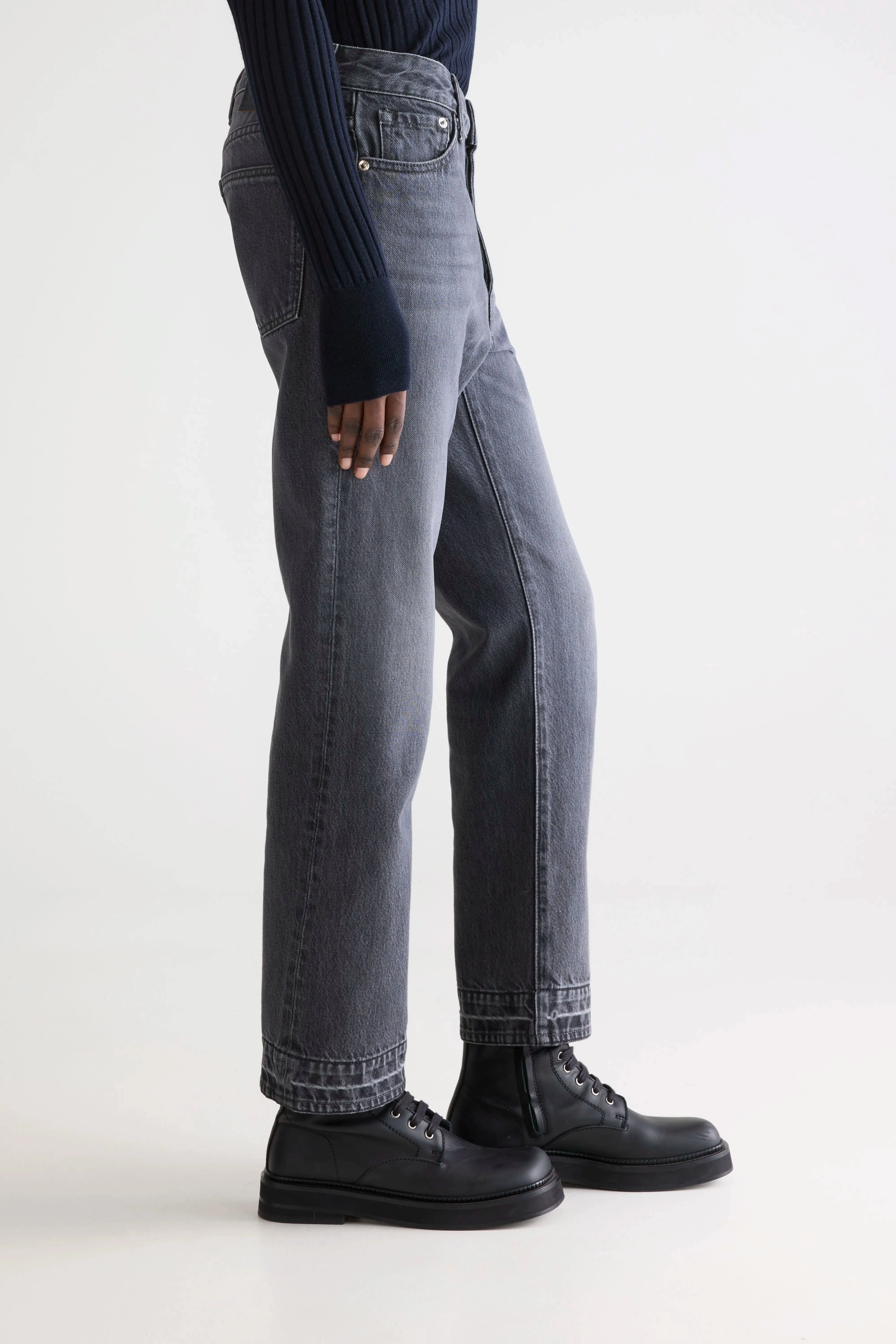 Denim N. 34 regular jeans (252 / W / USED BLACK) Lockstitch Construction