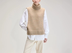 FadeResistant Treatment MidWeight Construction Upcycled Sleeveless Sweater (UPC / W / ARGILE)