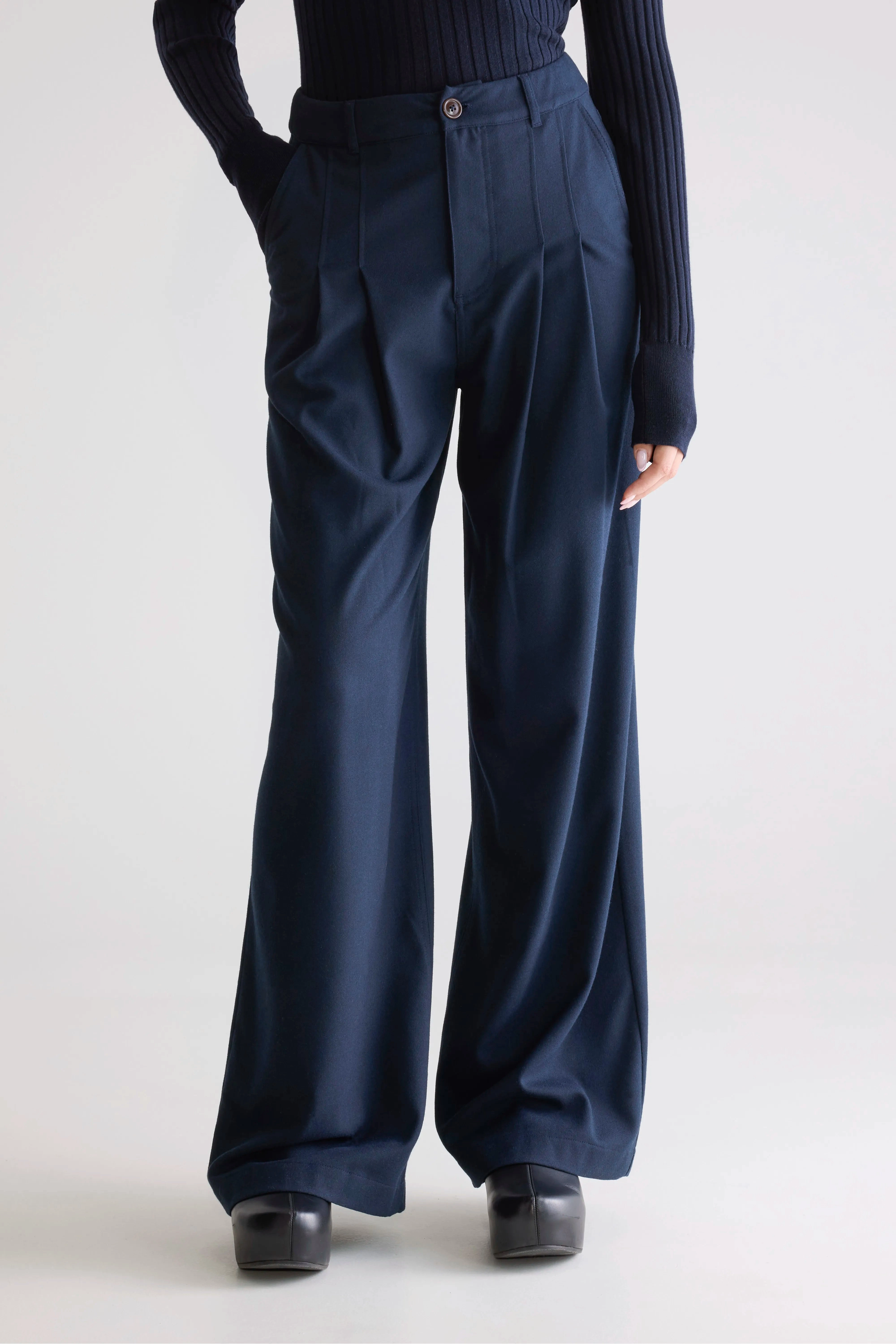 Sixtine tailored trousers (252 / W / NAVY) Non Restrictive Cut