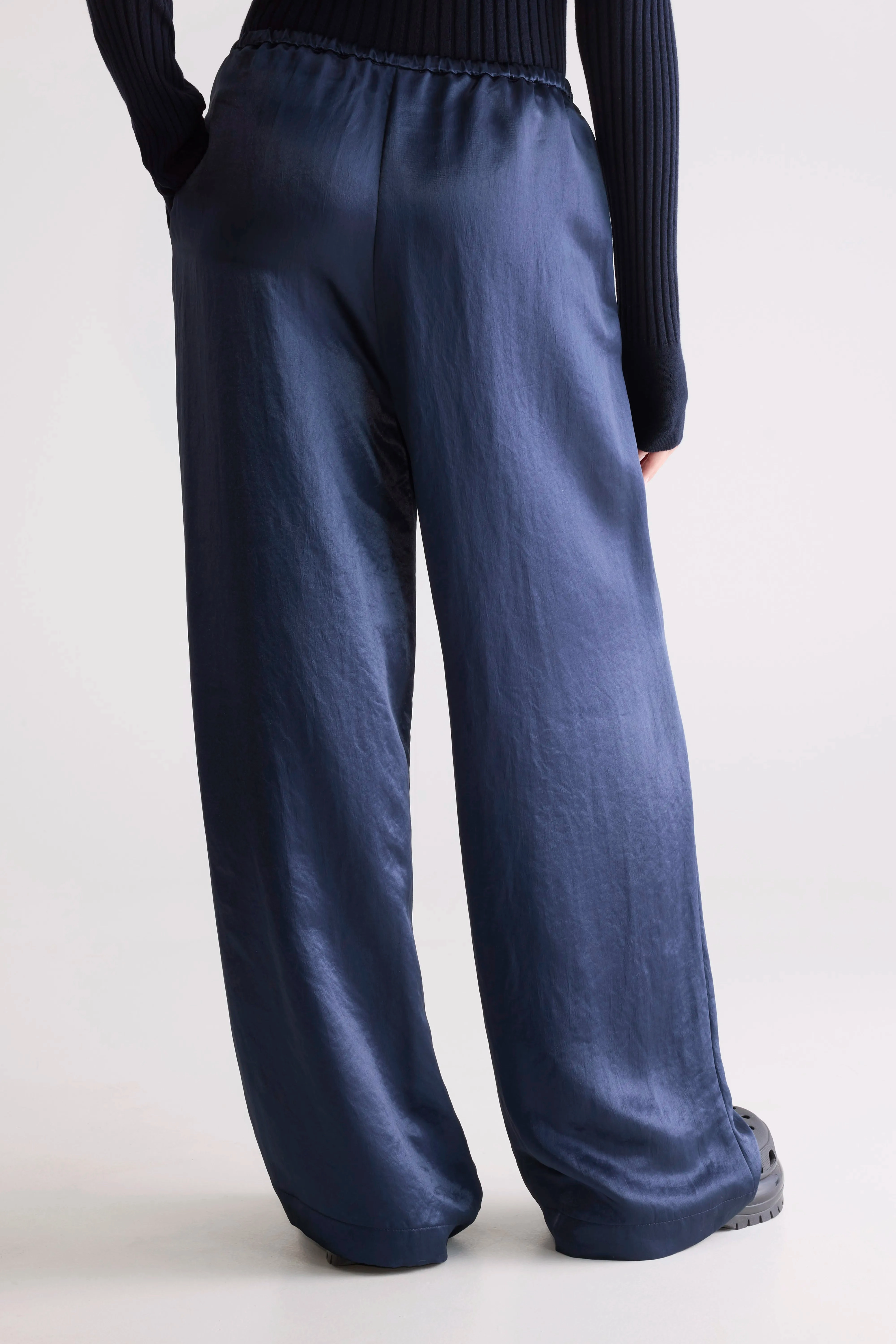 Sleepy relaxed pants (252 / W / PARKER) Move Easy