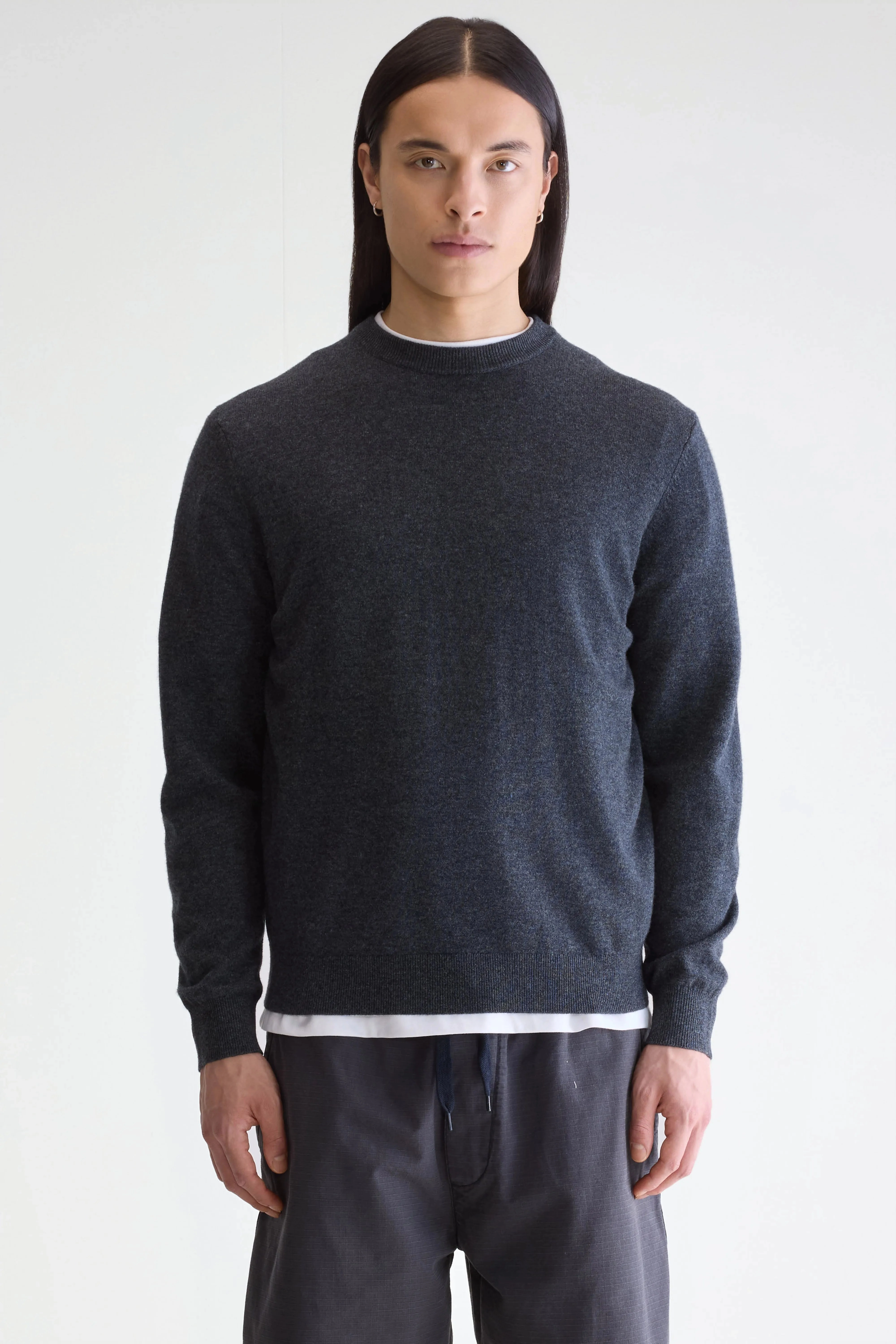 Sonoo classic crewneck sweater (252 / M / CHARCOAL) Versatile Piece