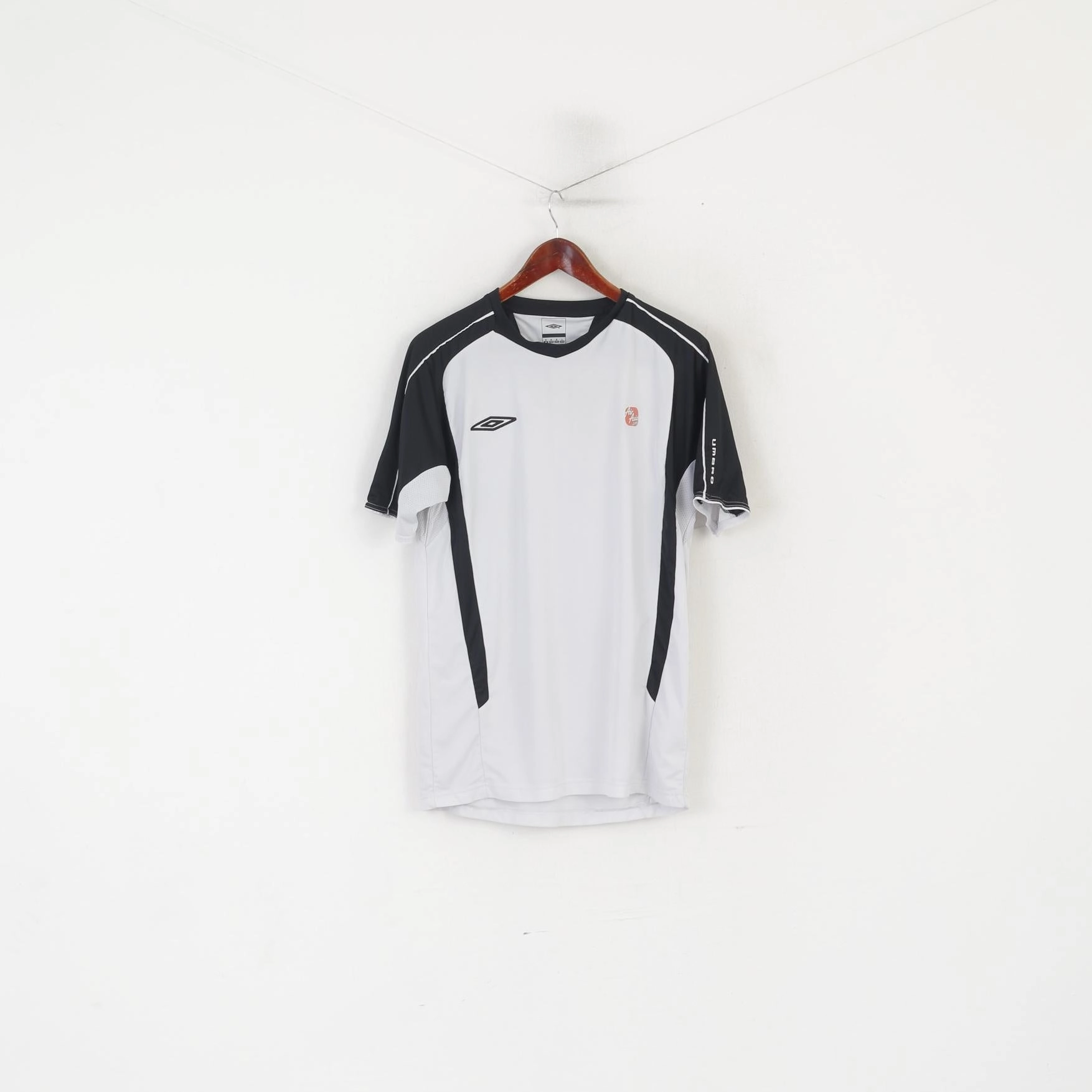 Umbro Men M Shirt Gray Vintage Asia Air Football Sportswear Jersey Top Sleek Stretch