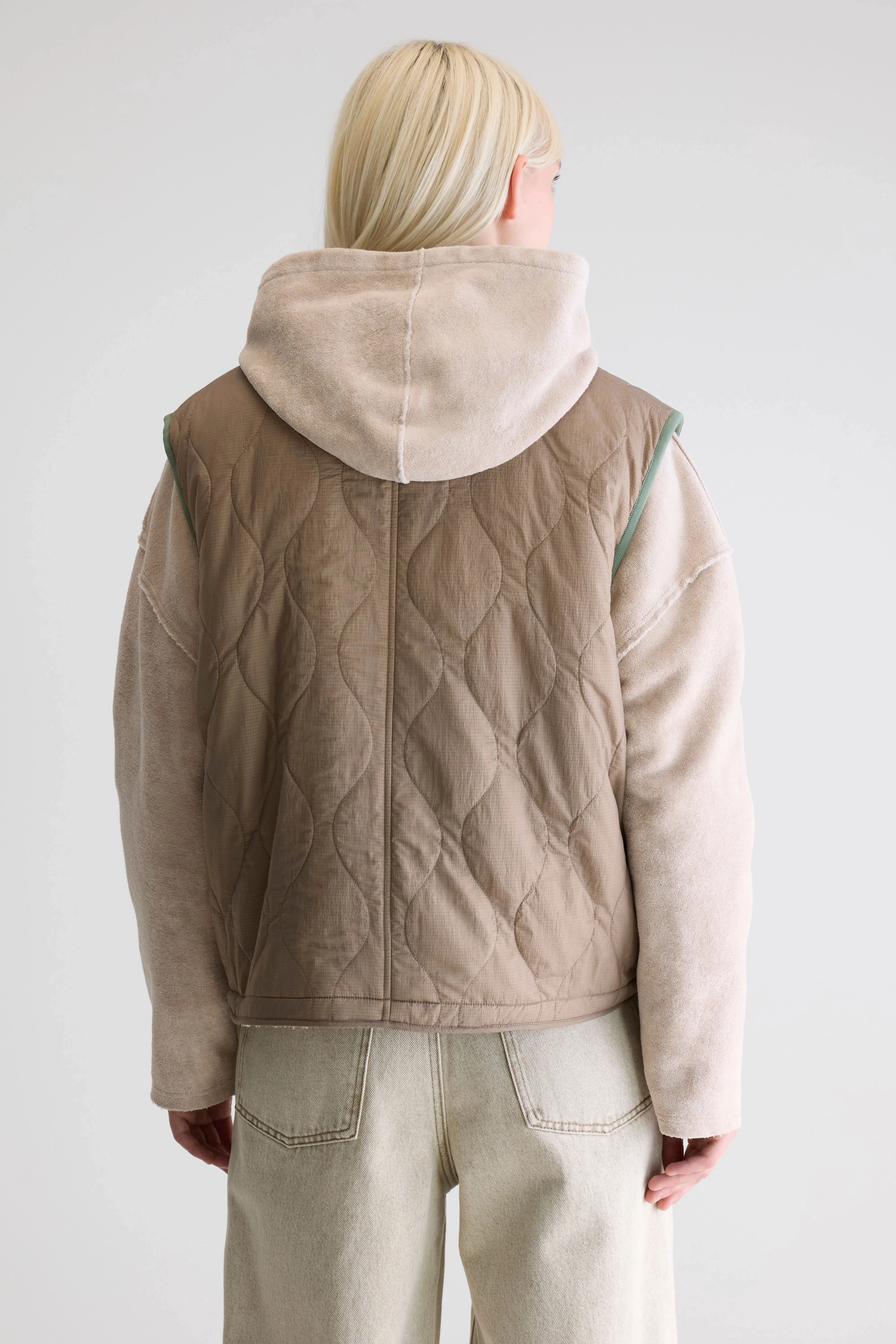 Hamilton sleeveless jacket (252 / W / PEEL) NonRestrictiveFit