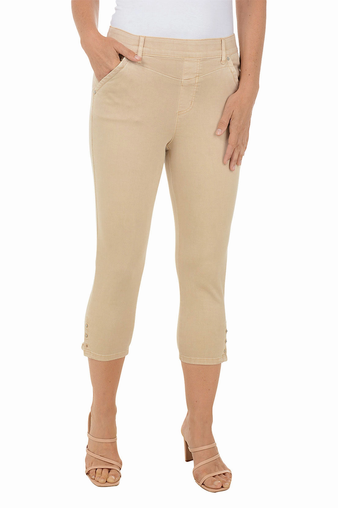Perfect Fit Wear Crisp Design Studded Hem Denim Pull-On Capri Pant