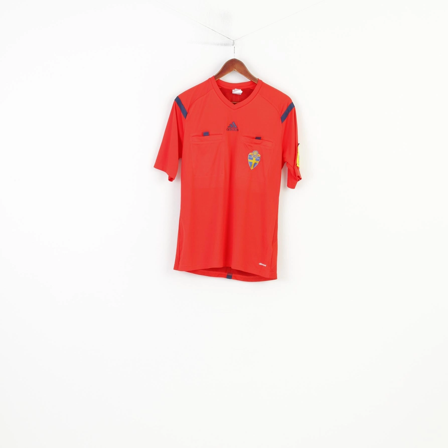 Adidas Men M Shirt Red Football Club Svenska Fotbollf?rbundet Crew Neck Training Sportswear  Top TaglessCollar Drop Shoulder Cut