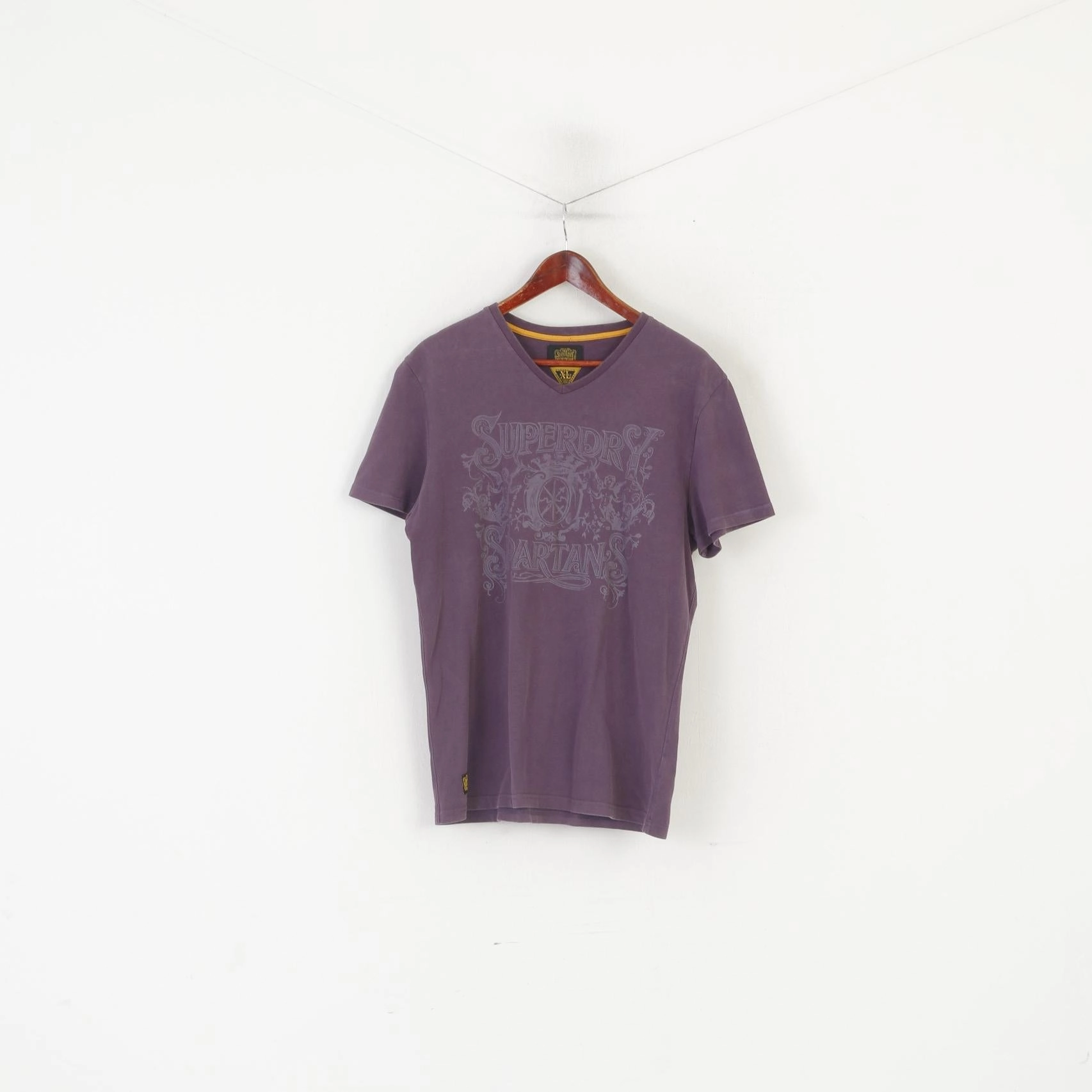 Urban Casual Look Casual Day Wear Superdry Men XL (L) Shirt Purple Faded Cotton Graphic Spartan V Neck Top