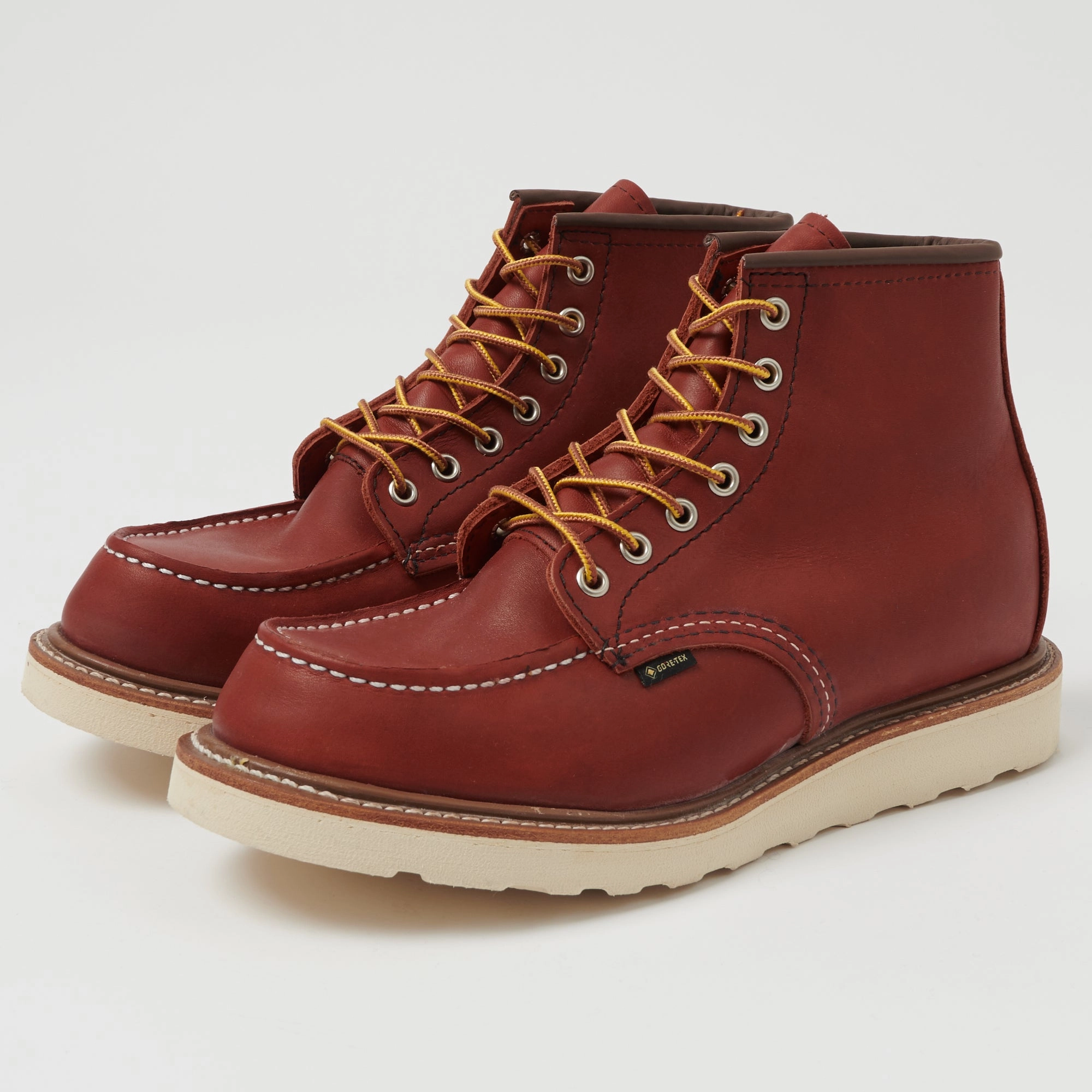 Season Change Water Resistant Red Wing 8864 6-Inch 'Gore-Tex' Moc Toe Boots - Oro Russet Taos