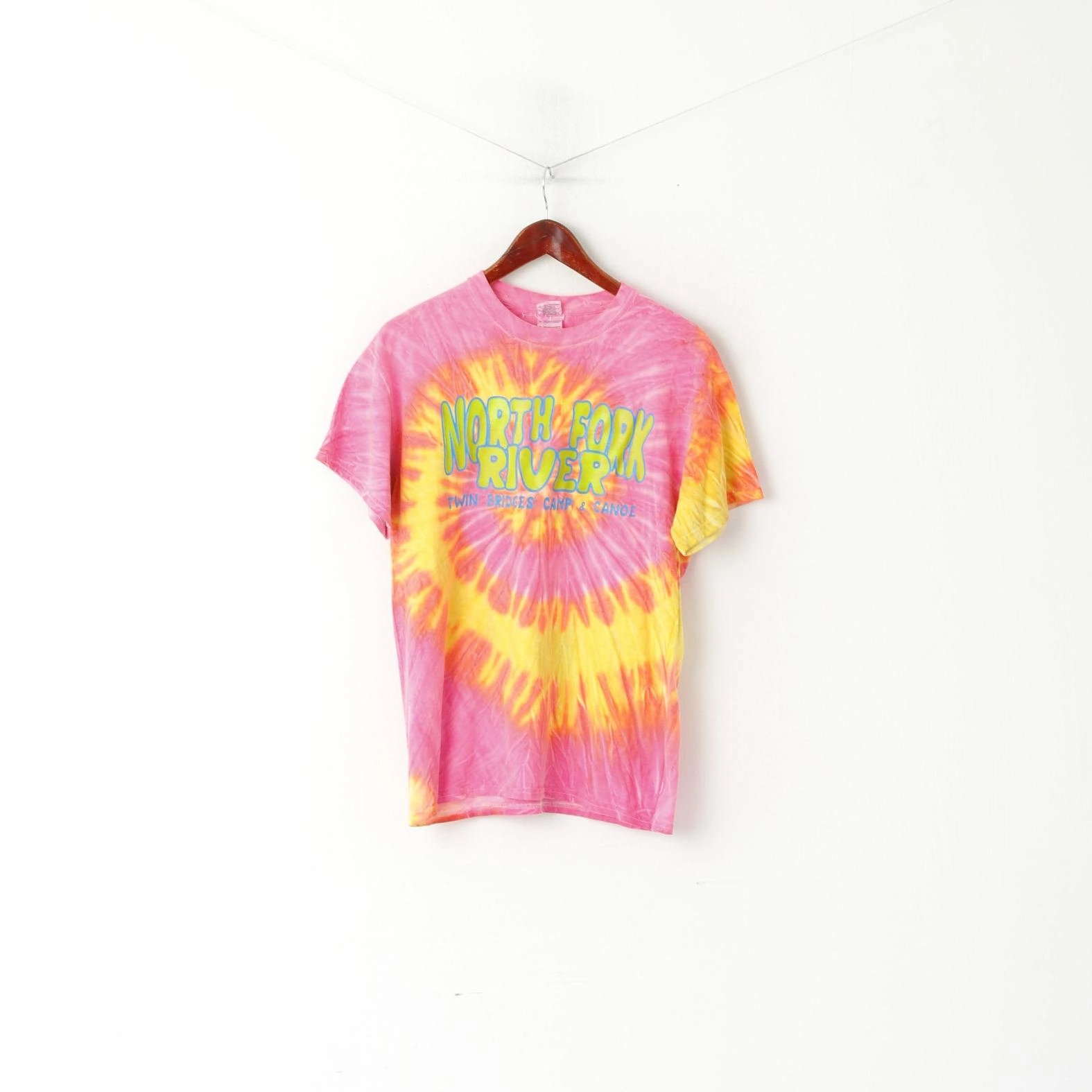 Gildan Men M T-Shirt Pink Cotton Hippie North Fork River Camp Crew Neck Top Foam Print Detail