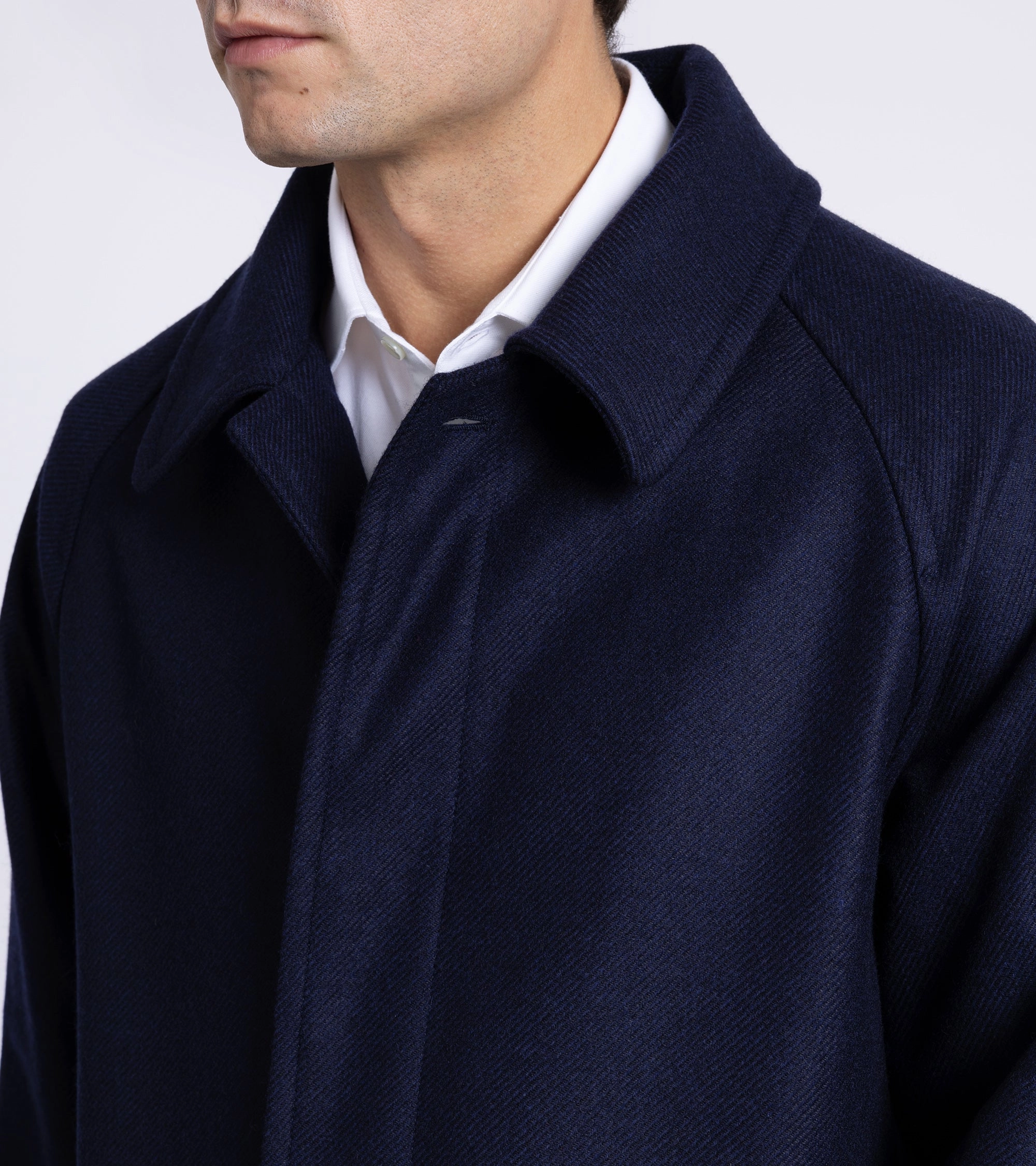 SeamlessShoulderPanels Trunk Devonshire Abraham Moon Plain Weave Wool Overcoat: Navy