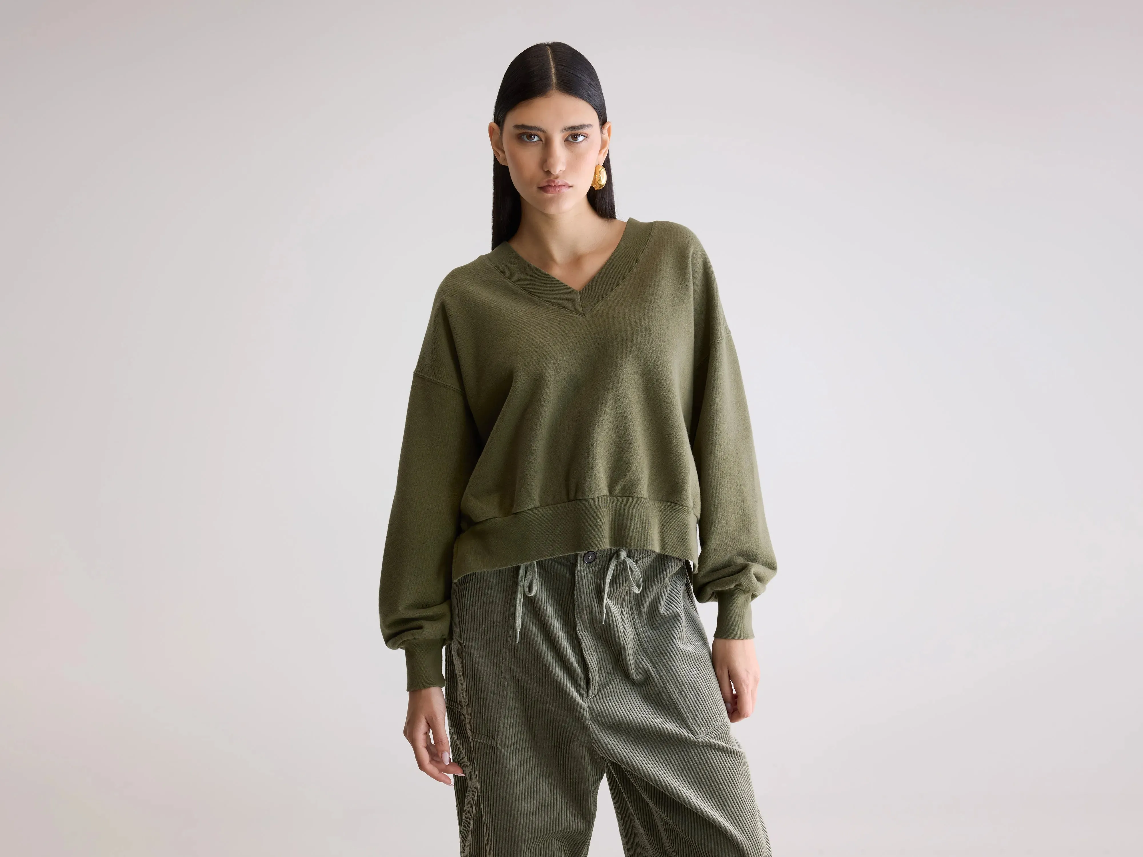 Varola v-neck sweatshirt (252 / W / OLIVE) Viral Item