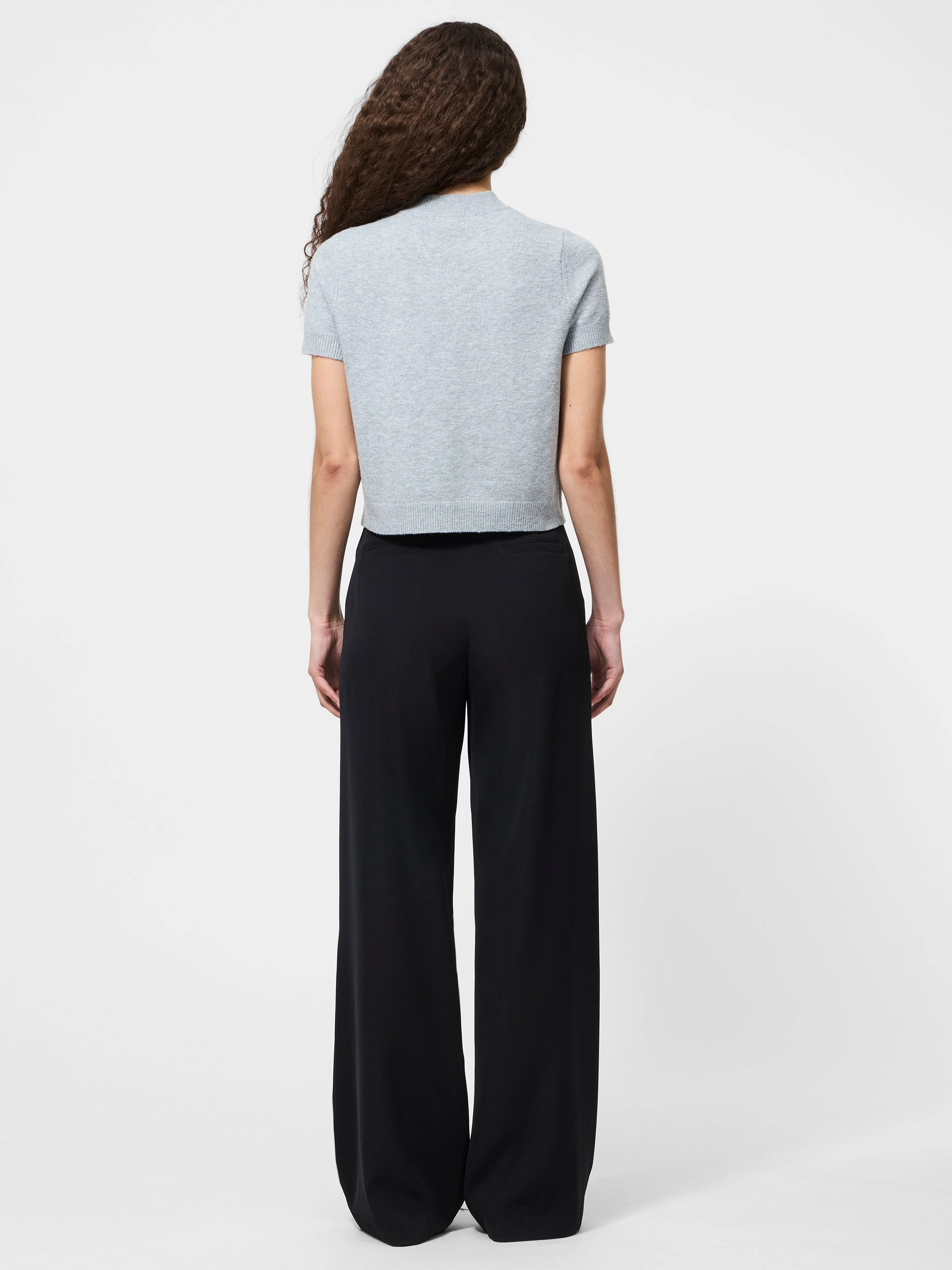 LowCarbon Footprint Textile Relax Fit Vhari Mock Neck Short Sleeve Top