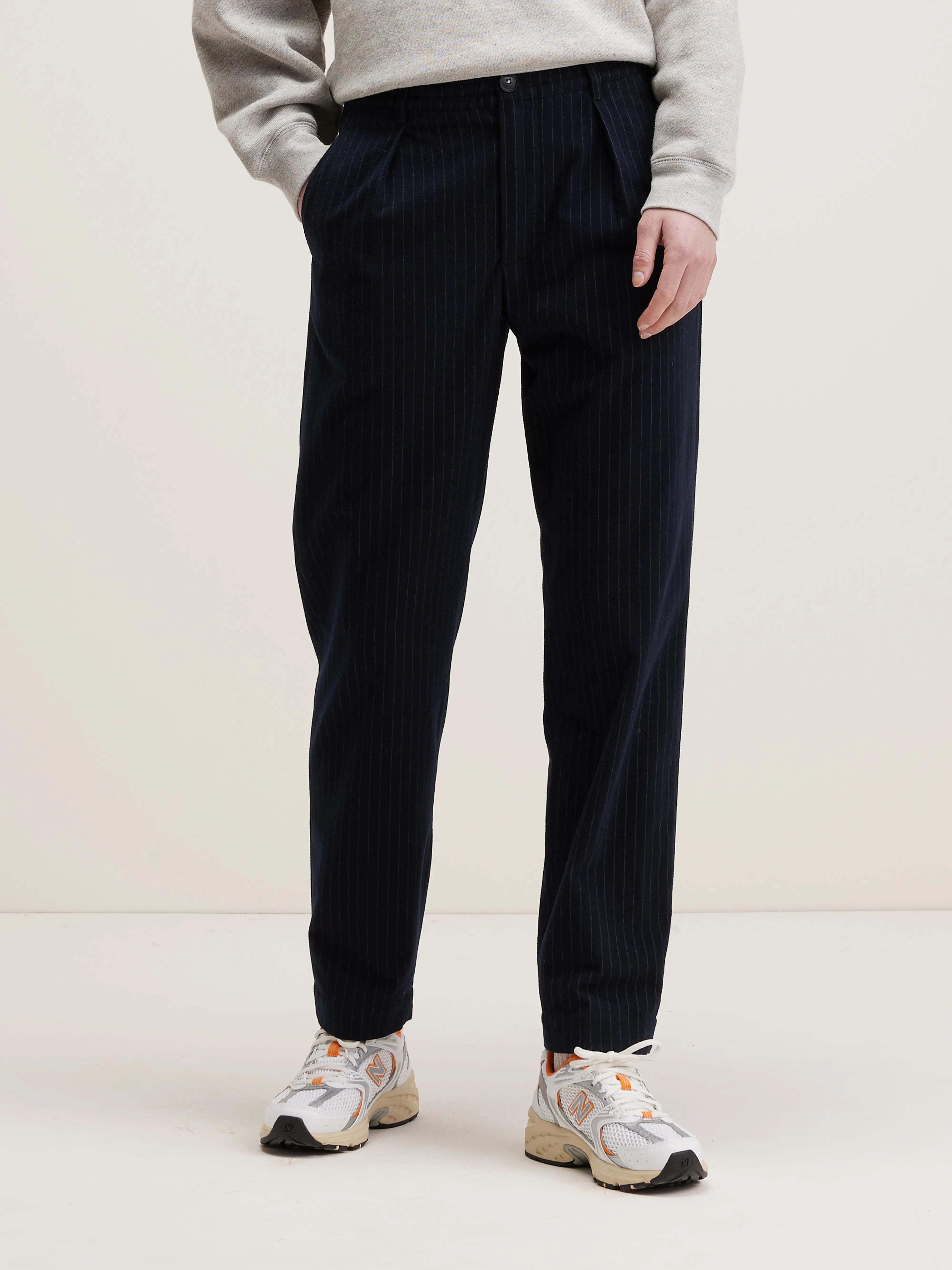 Villa pleated trousers (242 / W / STRIPE A) Sleek Design Chilly Day Wear