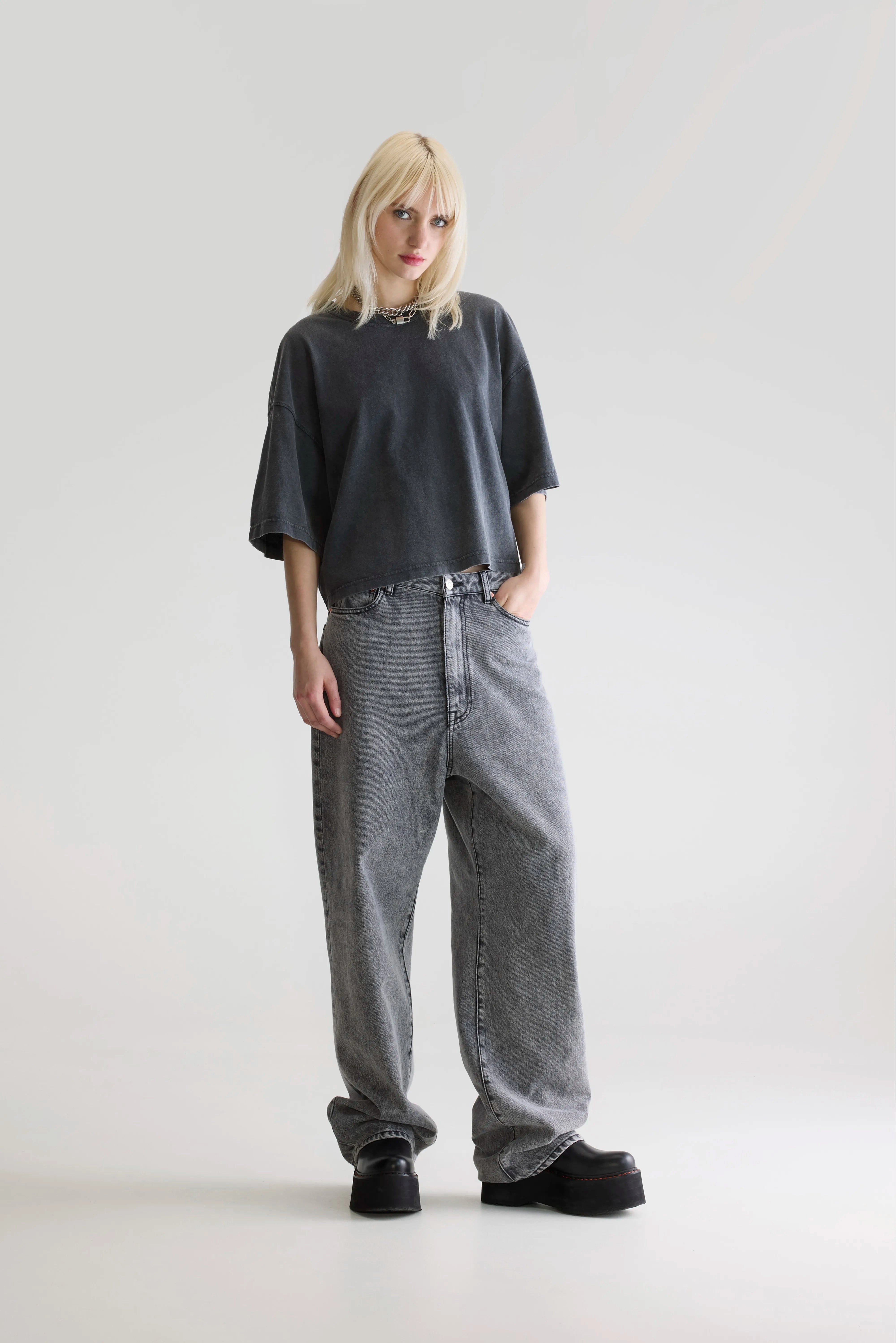 product vacation wearability Relaxed Layer Voss short-sleeve t-shirt  (252 / W / BLACK SAND)