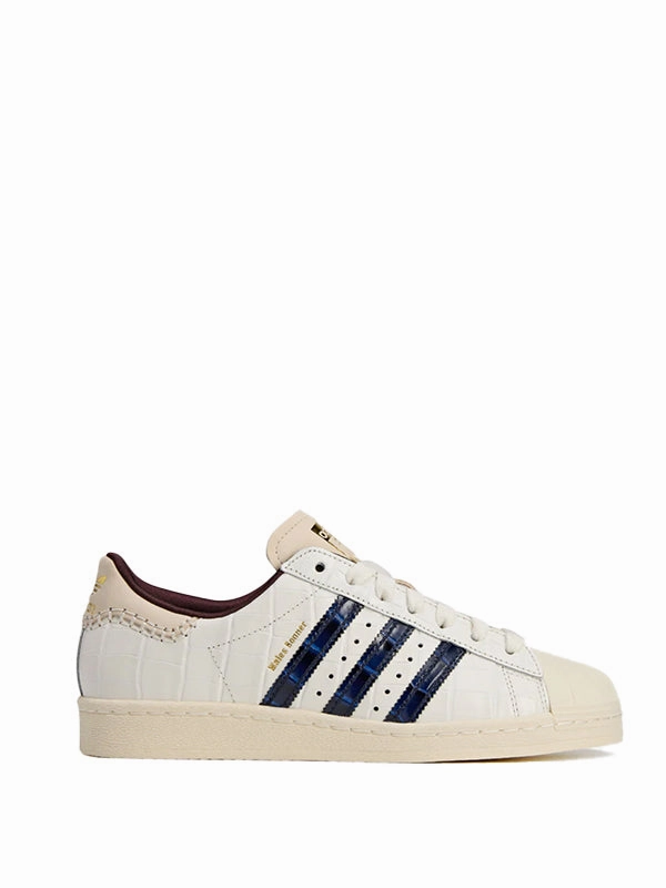 WB Superstar - White/Navy perforated panels Outdoor Run