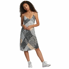 Moment Glow Minimal Details Women's Oh Lord Dress