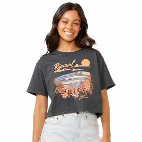 Clean Cut Active Trend Women's Wave Gliders Cropped Tee